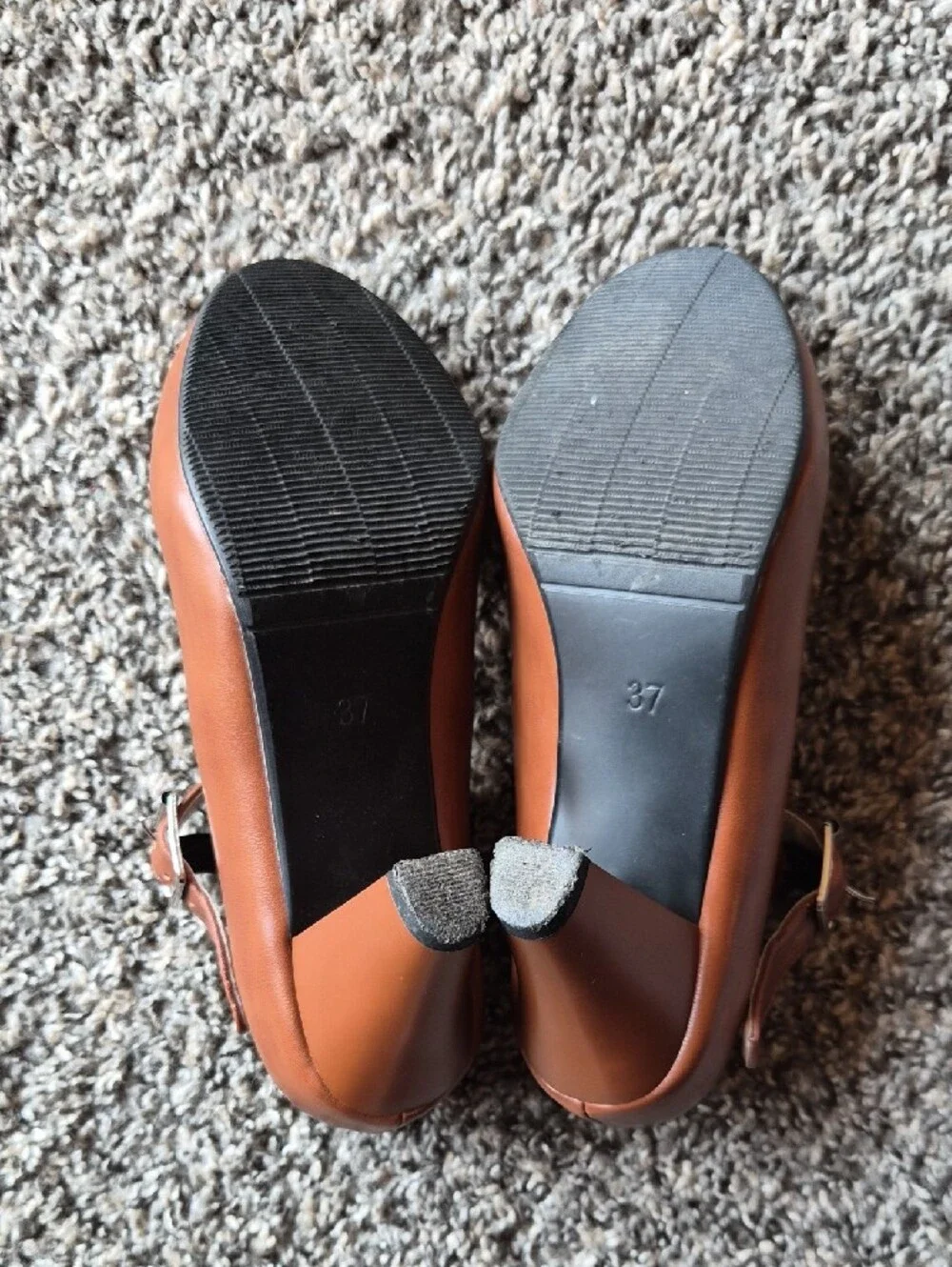 Classic Mary Jane Heels in Brown Size 6.5 (37)